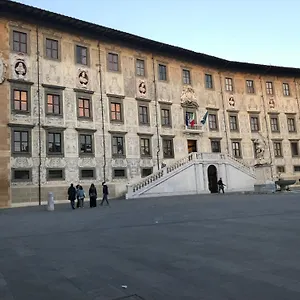 Luxury Tower House In Heart Of Guest house